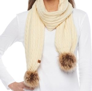 Frye knit neck scarf 🧣 Cold weather right around the corner!